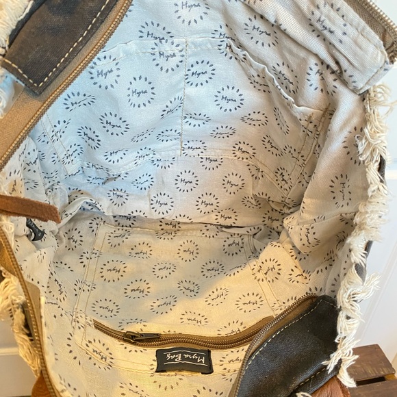 Myra Handbag Canvas, Cotton Patterned With Hide Fabric - Picture 10 of 16